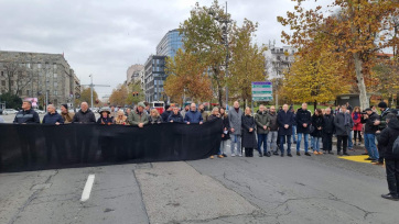 Újvidék ma is leállt 15 percre, kisebb incidensek is voltak - A cikkhez tartozó kép