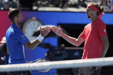 Australian Open: Đoković izomszakadás miatt volt kénytelen feladni az elődöntőt - A cikkhez tartozó kép