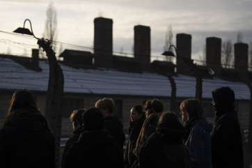 Megemlékezés Auschwitzban: Több mint ötven túlélő és közel hatvan ország képviselője a résztvevők között - A cikkhez tartozó kép