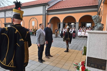 Kishegyesen a Petőfi szobornál tartottak megemlékezést - A cikkhez tartozó kép