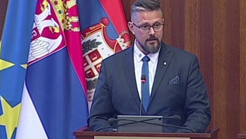 Juhász Bálint: Az ellenzéki képviselők obstrukciója és zavarkeltése miatt vita nélkül fogadták el a tartományi költségvetést - illusztráció